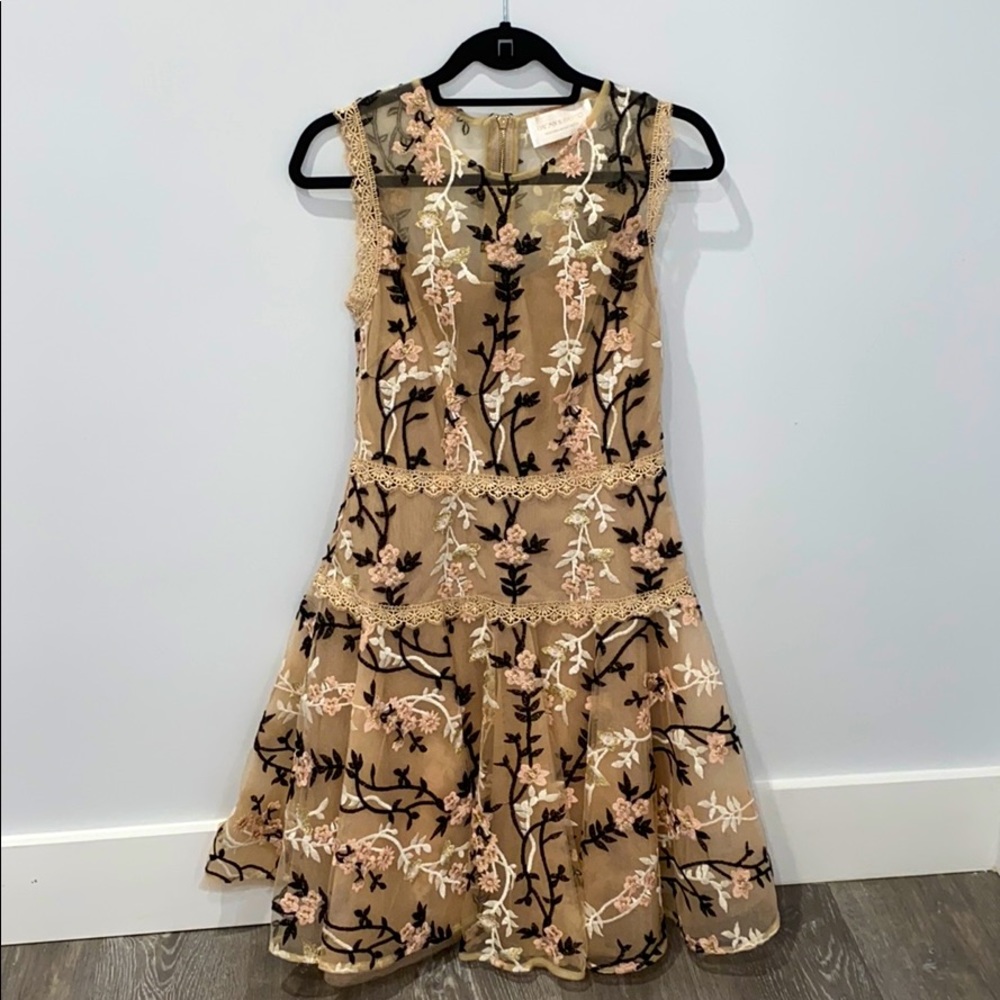 Bronx & Banco elegant dress with gorgeous detail!